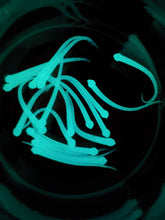 Load image into Gallery viewer, Da Fry (1.5 inch) - Old School Purple Shine (Color Code 0079) Bluewater Blend - Blue-Green Glow